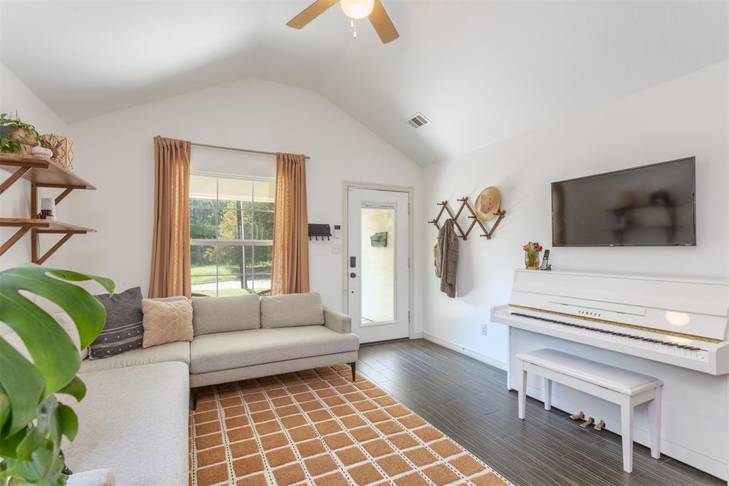 Ditto & Hight Add #1 - Residential Lease