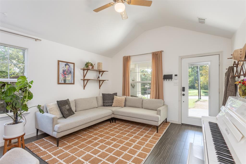 Ditto & Hight Add #1 - Residential Lease