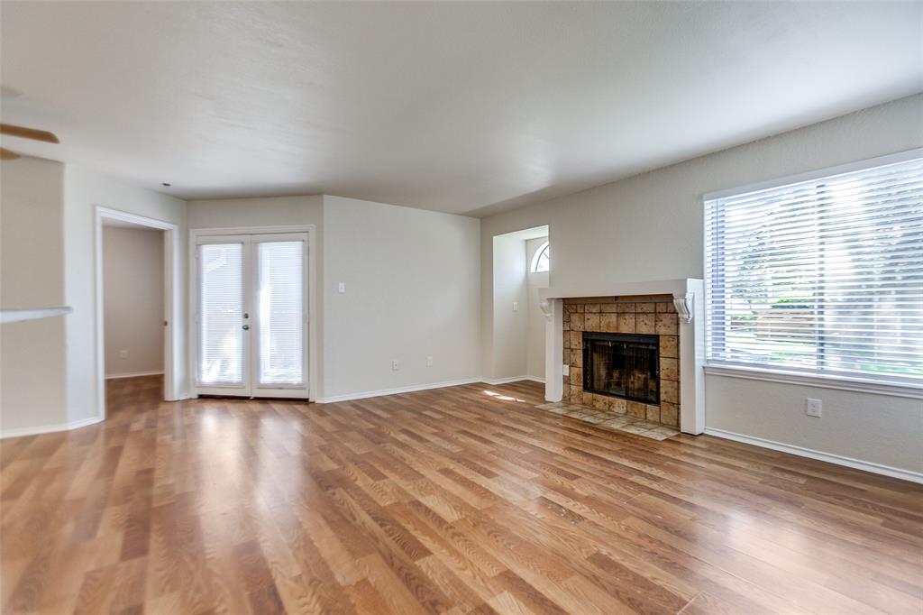 Woodside Lane Condos Ph 02 - Residential