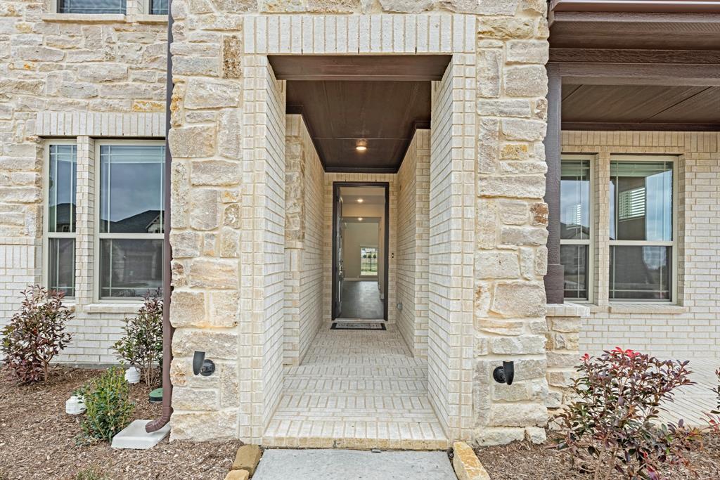 4021 Eagles Bluff Road