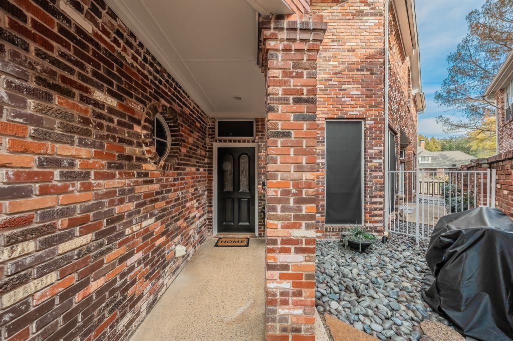 Photo of 619 Lochngreen Trail, Arlington, TX 76012 (MLS # 21214739)