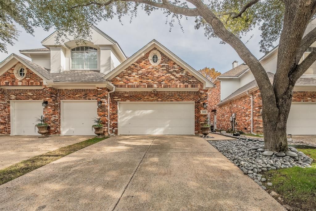 Photo of 619 Lochngreen Trail, Arlington, TX 76012 (MLS # 21214739)