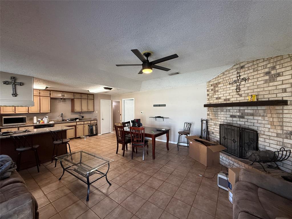 2401 Woodhaven Drive