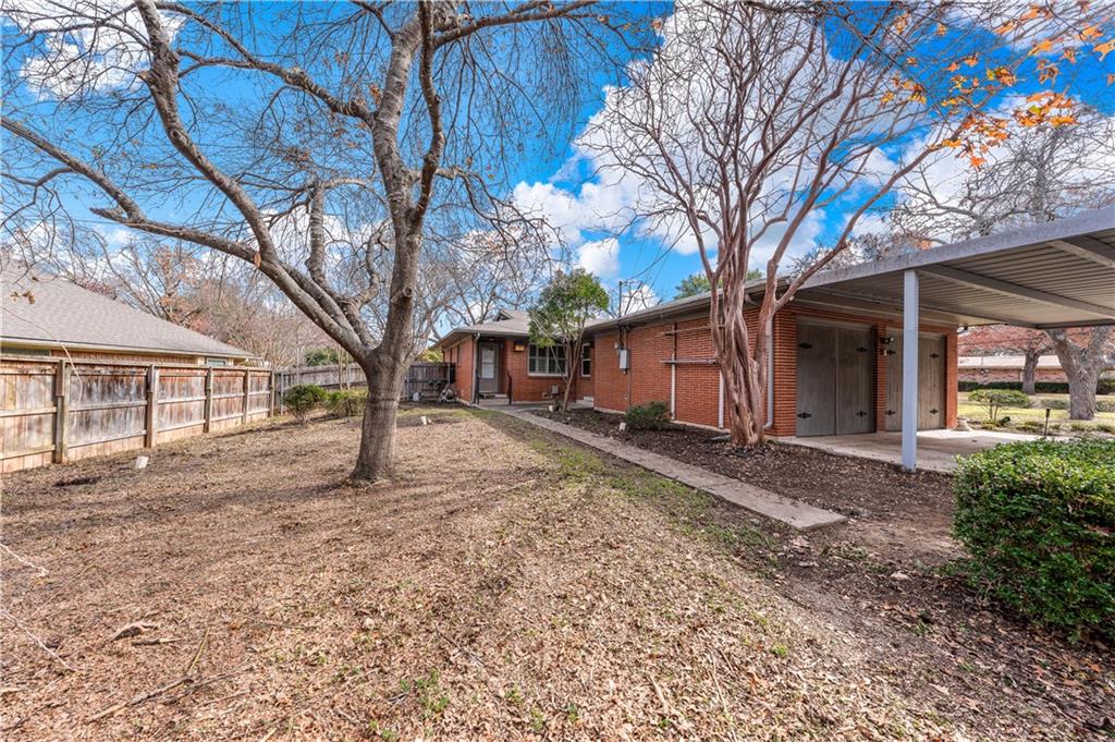 Old Oaks - Residential