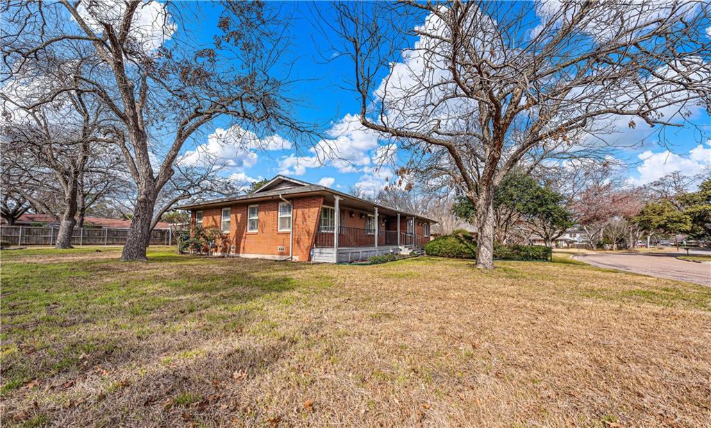 Old Oaks - Residential