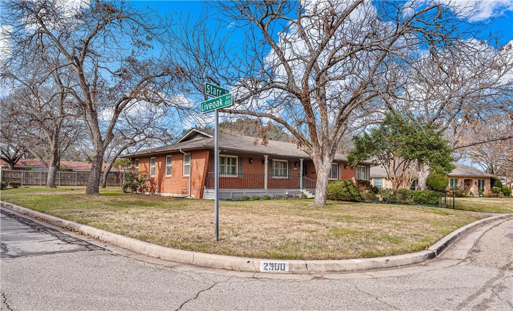 Old Oaks - Residential