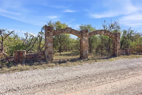 Photo of tbd Watson Road, Henrietta, TX 76365 (MLS # 21420014)