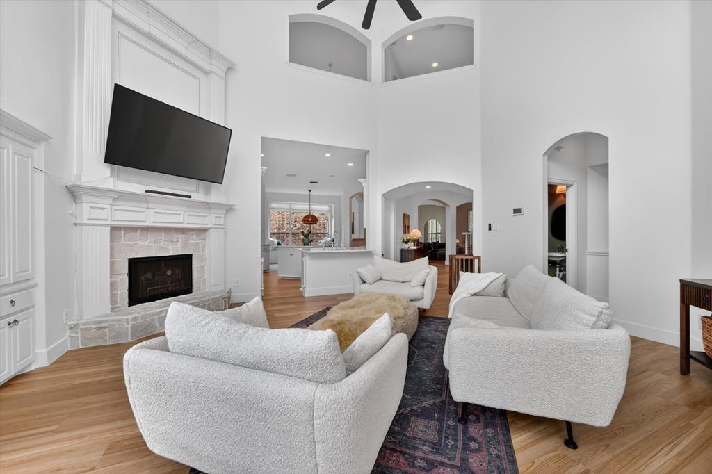915 Saratoga Drive