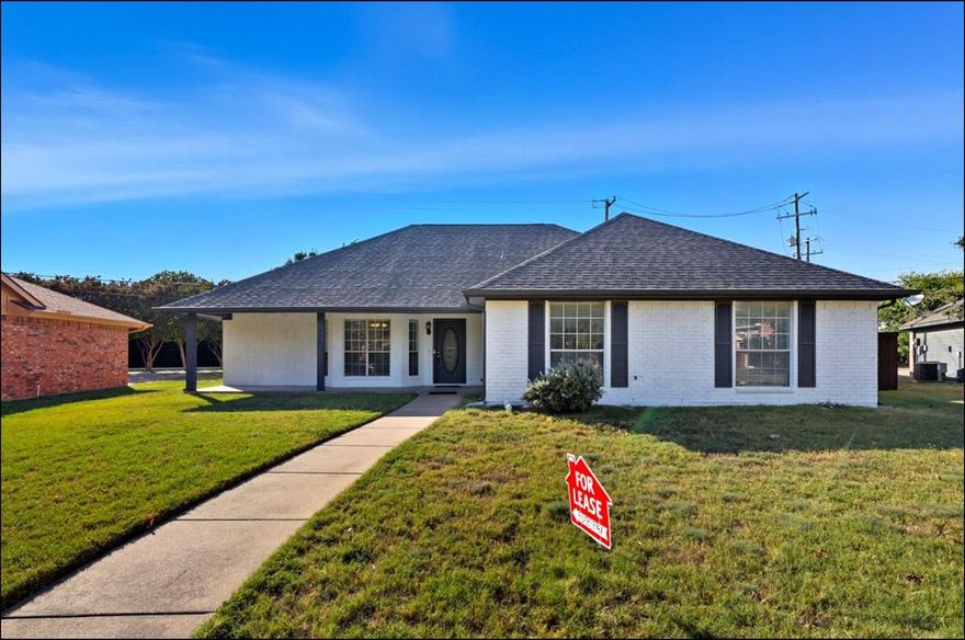 Welcome to this a bright and inviting single-family home in a peaceful neighborhood. This open-concept home features 4 comfortable bedrooms and 2 full bathrooms, offering plenty of space for relaxation and everyday living.
The modern kitchen flows seamlessly into the living and dining areas, creating a warm, connected space that’s perfect for entertaining or spending time with family and friends. Large windows bring in natural light throughout, giving the home a fresh and airy feel.
Step outside to enjoy a spacious backyard  ideal for gatherings, pets, or simply unwinding after a long day. The home also includes an attached garage, central heating and air, and in-home laundry connections for your convenience.