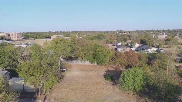 205 GOODEN ST, HILLSBORO, TX 76645 - Image 0cdf29afaa9b8b5aa2a2048cfc11b10b/221476838