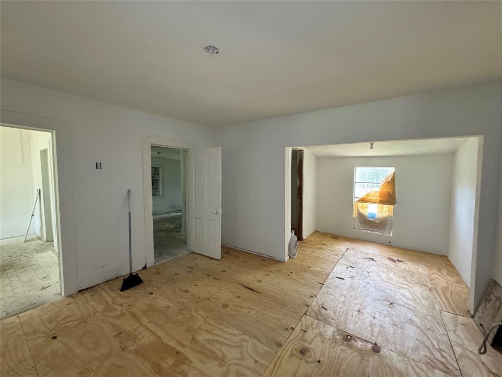 125 W Crawford Street