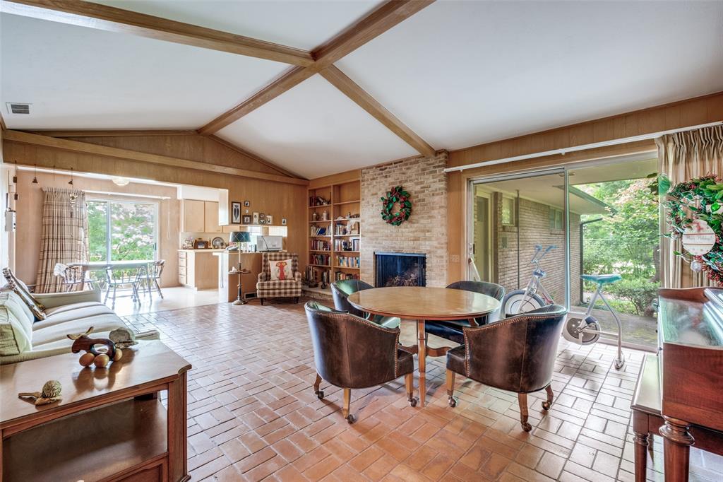 1723 Timbergrove Circle