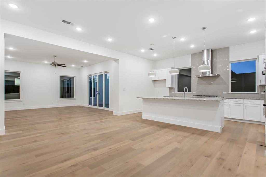 912 Banyan Tree Lane