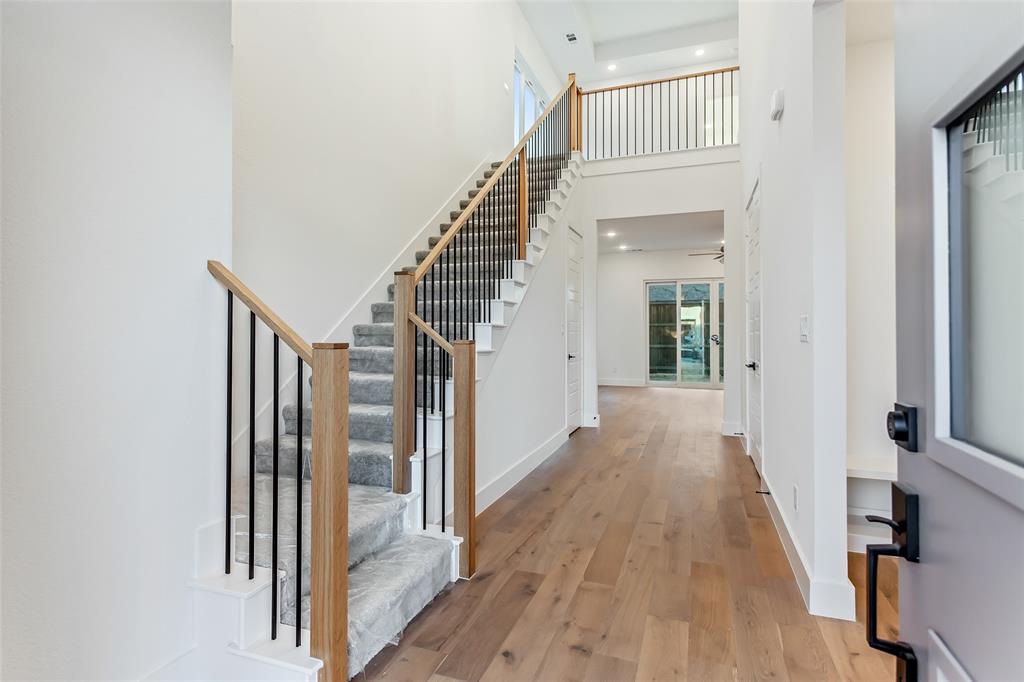 912 Banyan Tree Lane