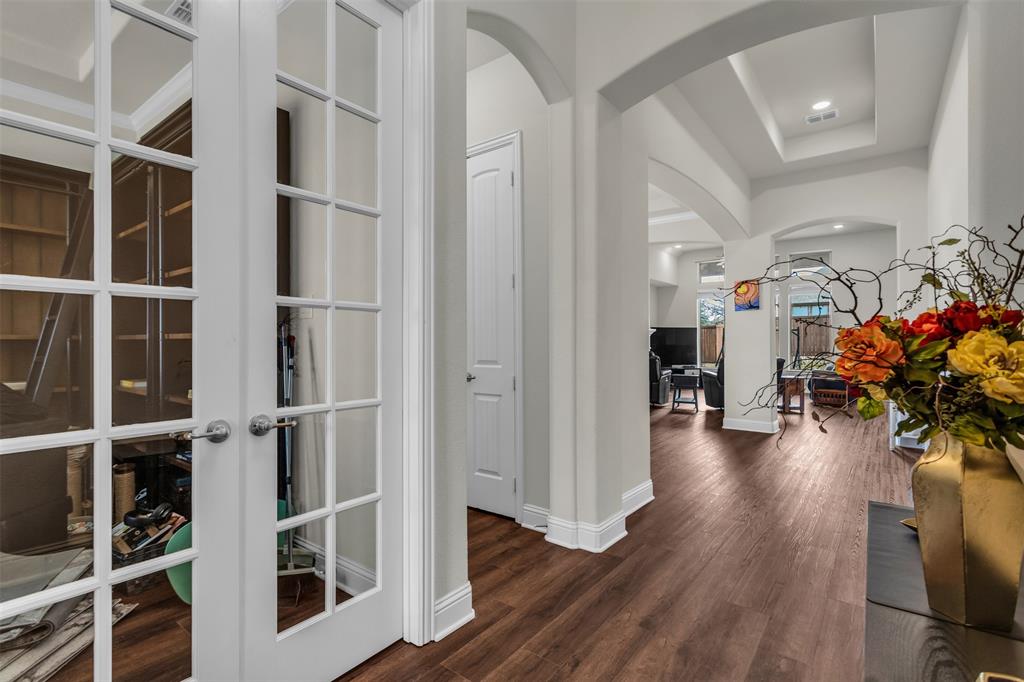 13784 Carmenita Drive