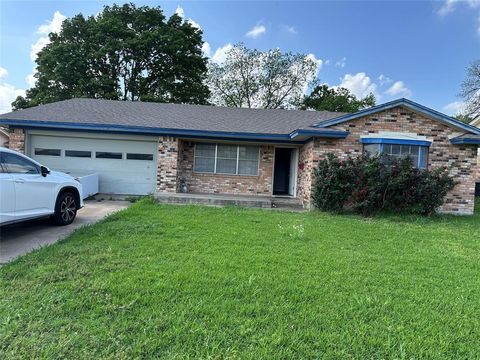 Photo of 1509 Robin Drive, Sherman, TX 75092 (MLS # 21243336)