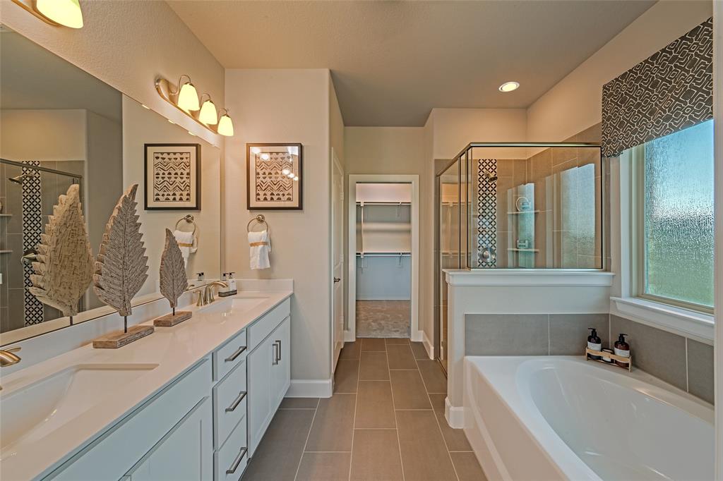 Valencia on the Lake - Residential