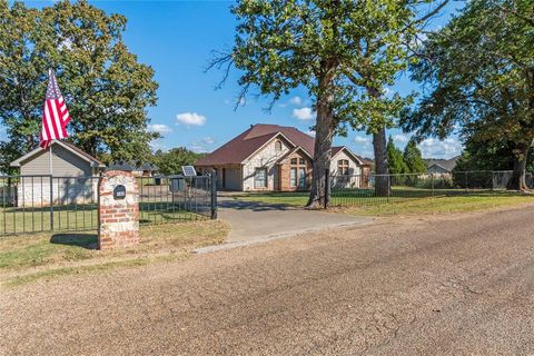 Photo of 180 Surls Drive, Mabank, TX 75156 (MLS # 21245140)