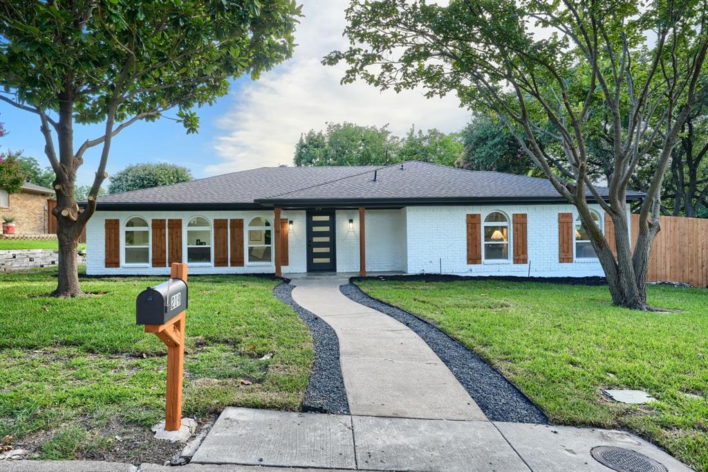 219 Lakeview Drive