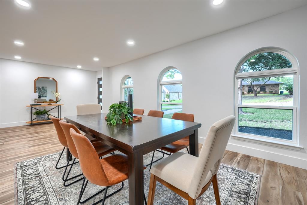 219 Lakeview Drive