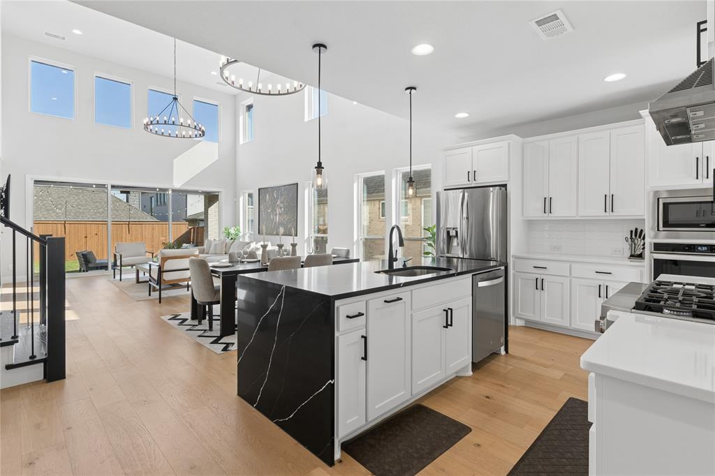 Castle Hills Ph 10 Lewisvil - Residential