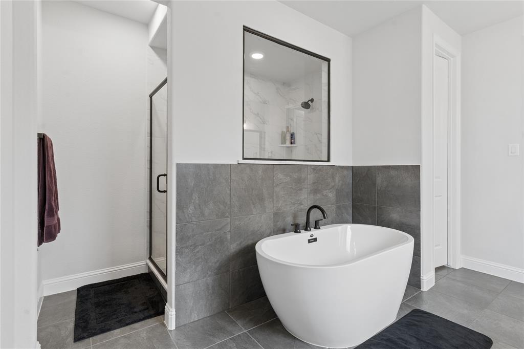 Castle Hills Ph 10 Lewisvil - Residential