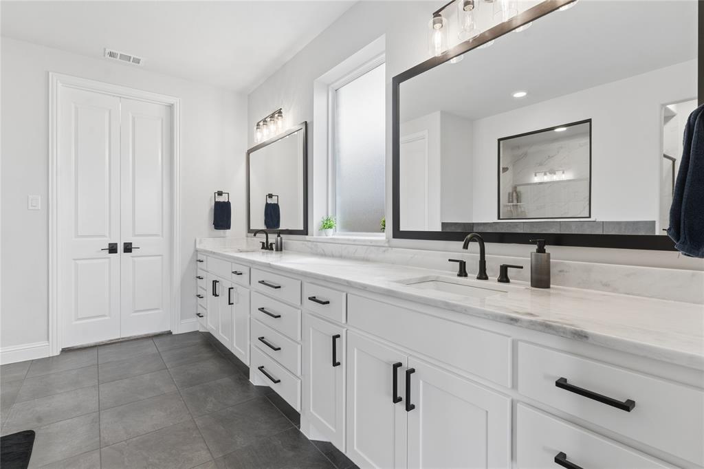 Castle Hills Ph 10 Lewisvil - Residential