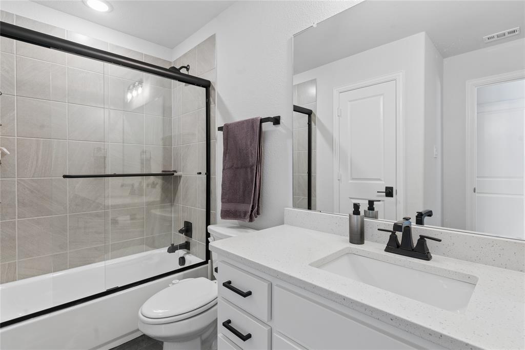 Castle Hills Ph 10 Lewisvil - Residential