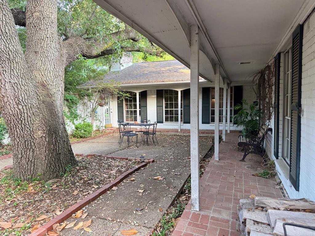 Lovers Lane East - Residential