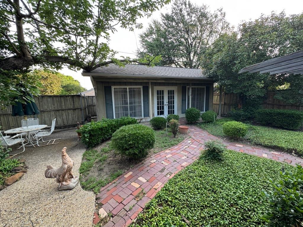 Lovers Lane East - Residential
