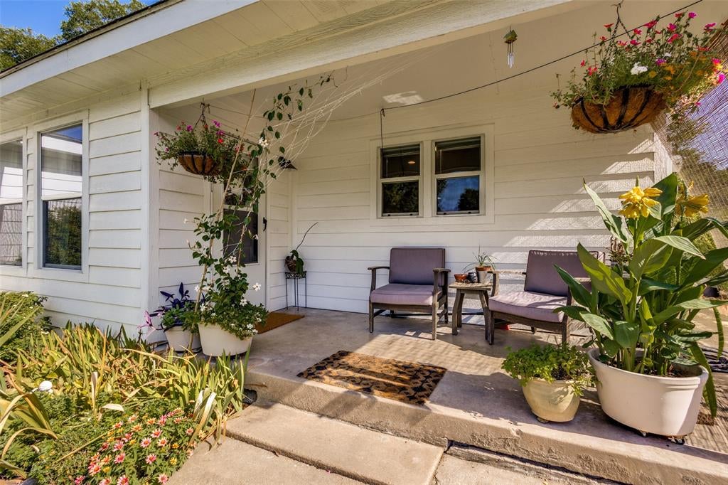 712 Baker Street