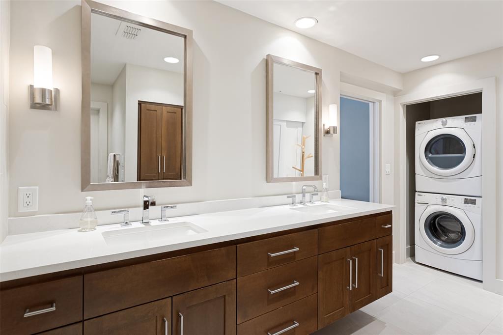 Neil P At Burnett Park Condo - Residential
