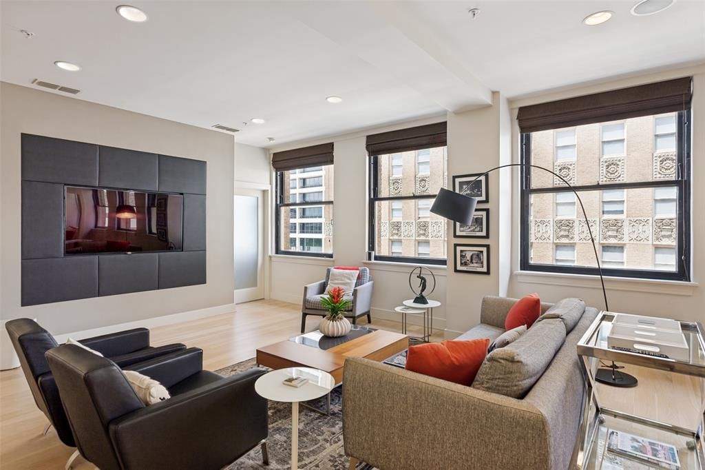 Photo of 411 W 7th Street #607, Fort Worth, TX 76102 (MLS # 21247846)