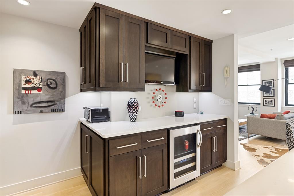 Neil P At Burnett Park Condo - Residential