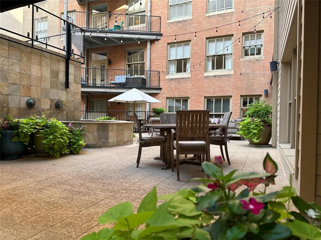 Neil P At Burnett Park Condo - Residential