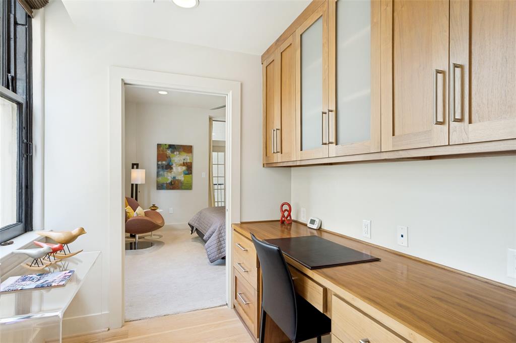 Neil P At Burnett Park Condo - Residential