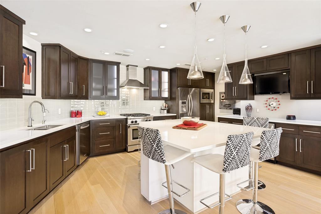 Neil P At Burnett Park Condo - Residential