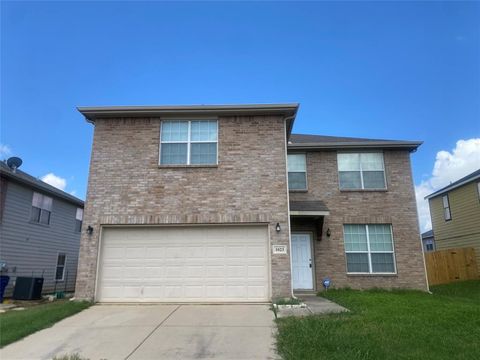 Photo of 1023 Crow Court, Dallas, TX 75051 (MLS # 21299370)