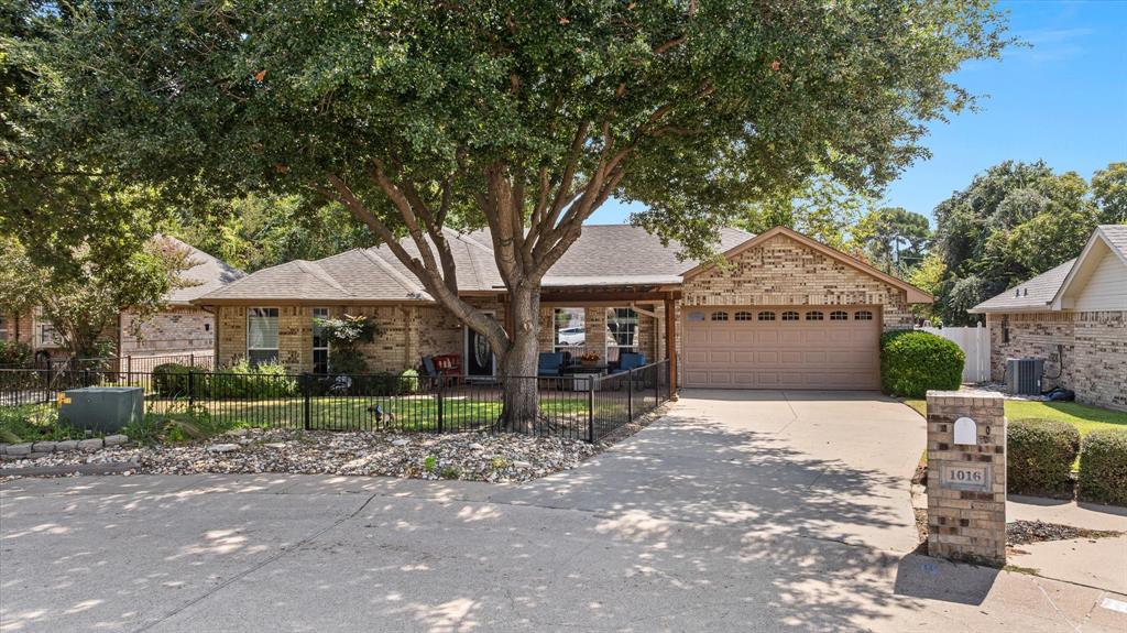 1016 Hayden Court