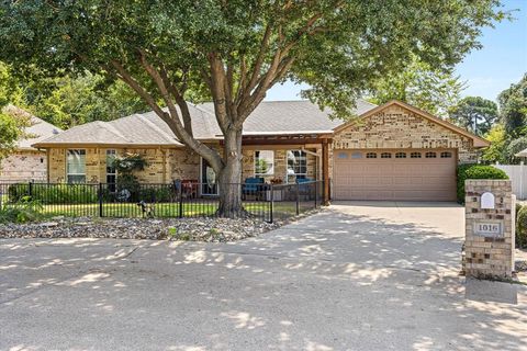 1016 Hayden Court Granbury TX 76048