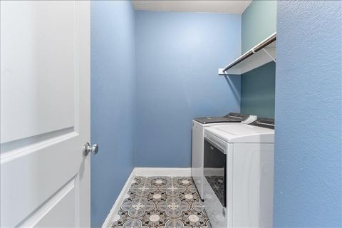 Tiny photo for 701 Auburn Court, Savannah, TX 76227 (MLS # 21339625)