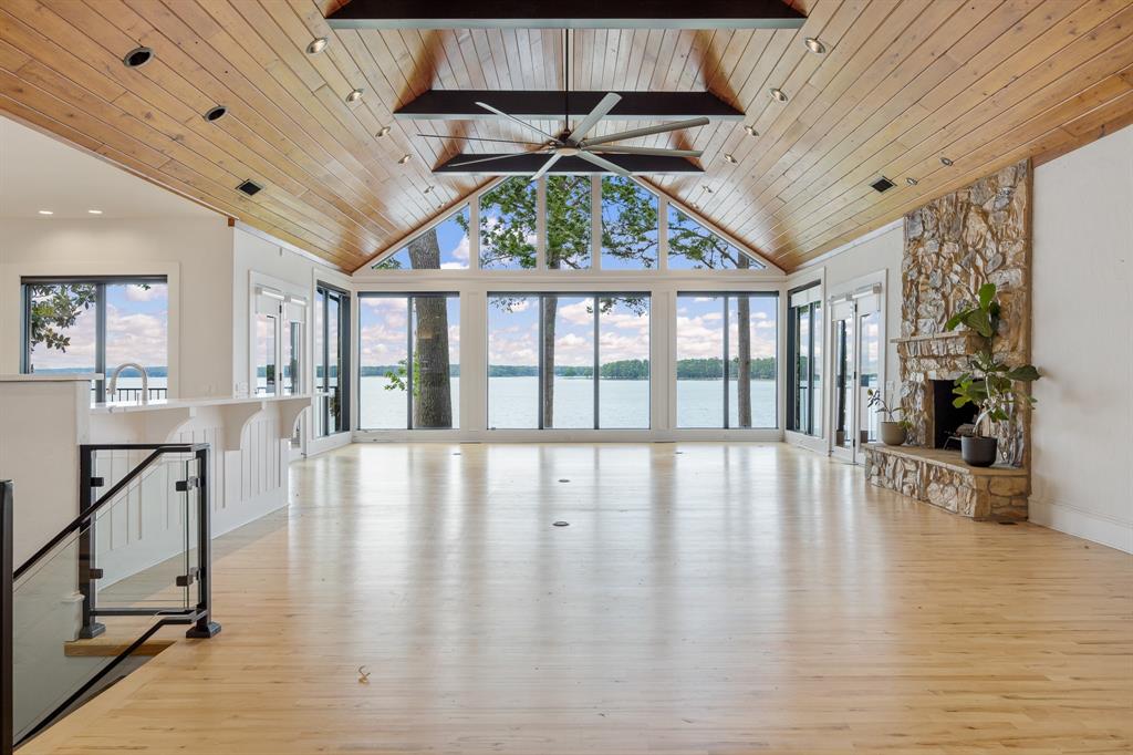 132 Deer Cove