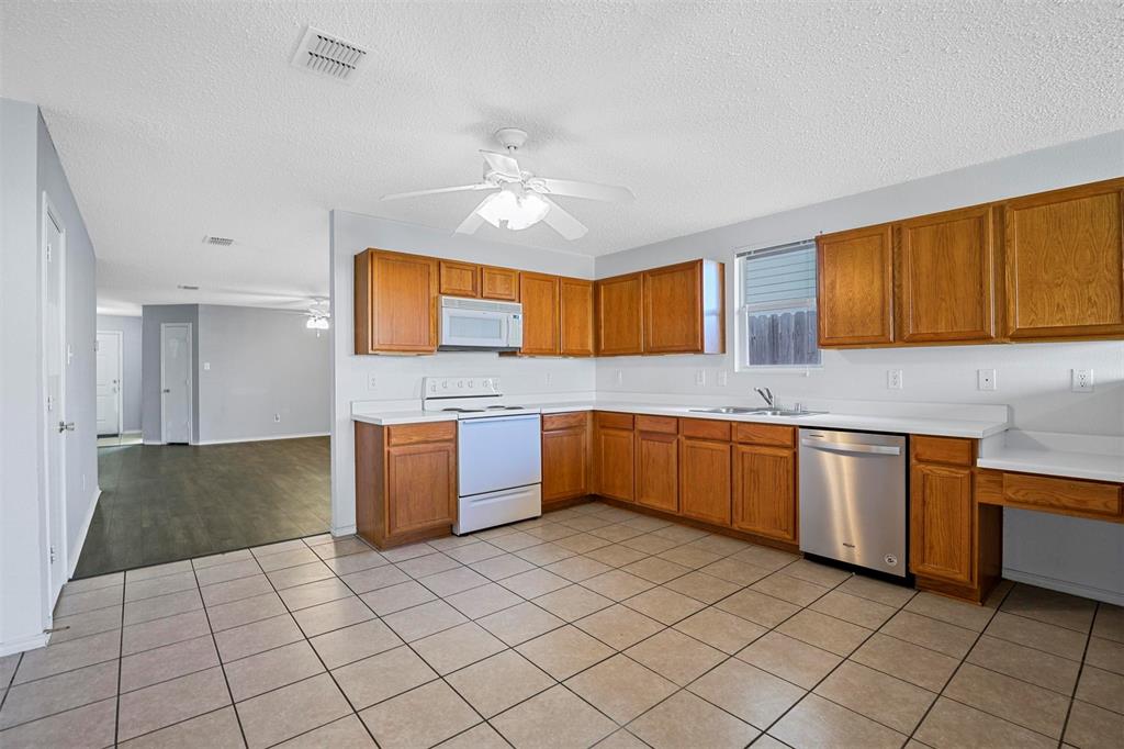 Harriet Creek Ranch Ph 3 - Residential Lease