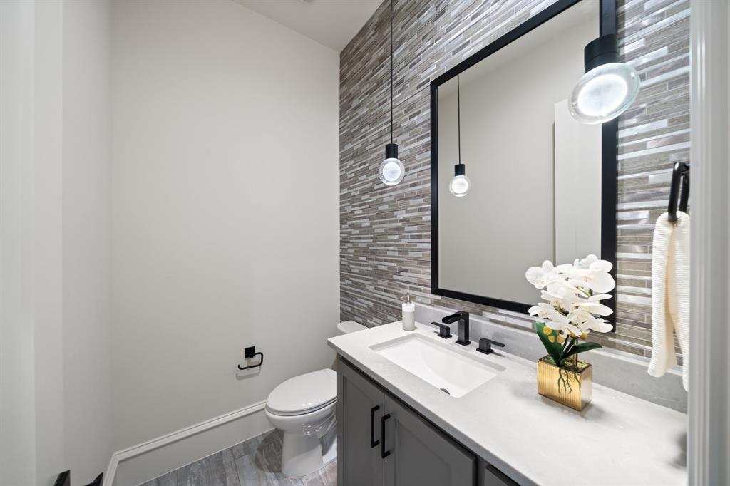 Hidden Creeks Pointe - Residential