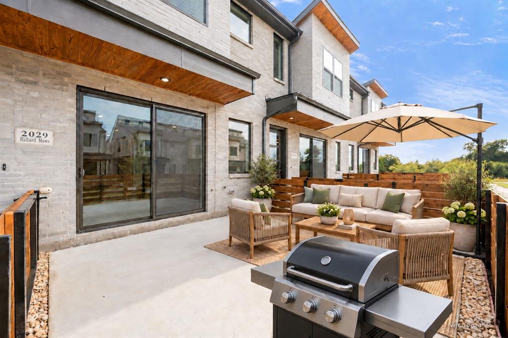 2029 Hillard Mews