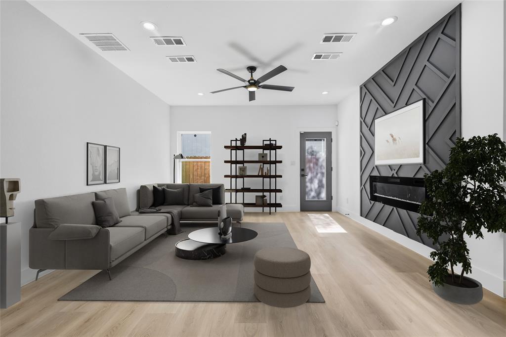 lincoln Manor - Residential