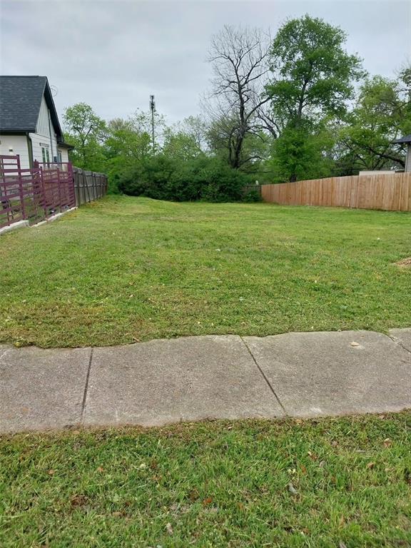 1339 E Magnolia Avenue