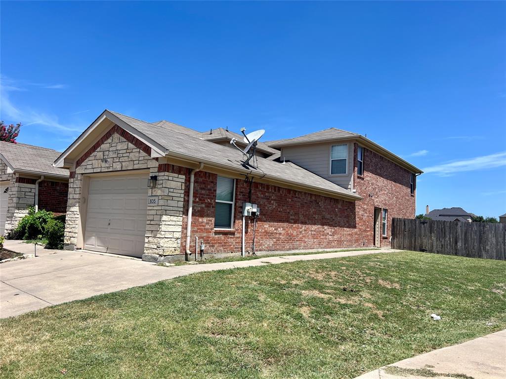 835 Hickory Street

                                                                             Burleson                                

                                    , TX - $299,000