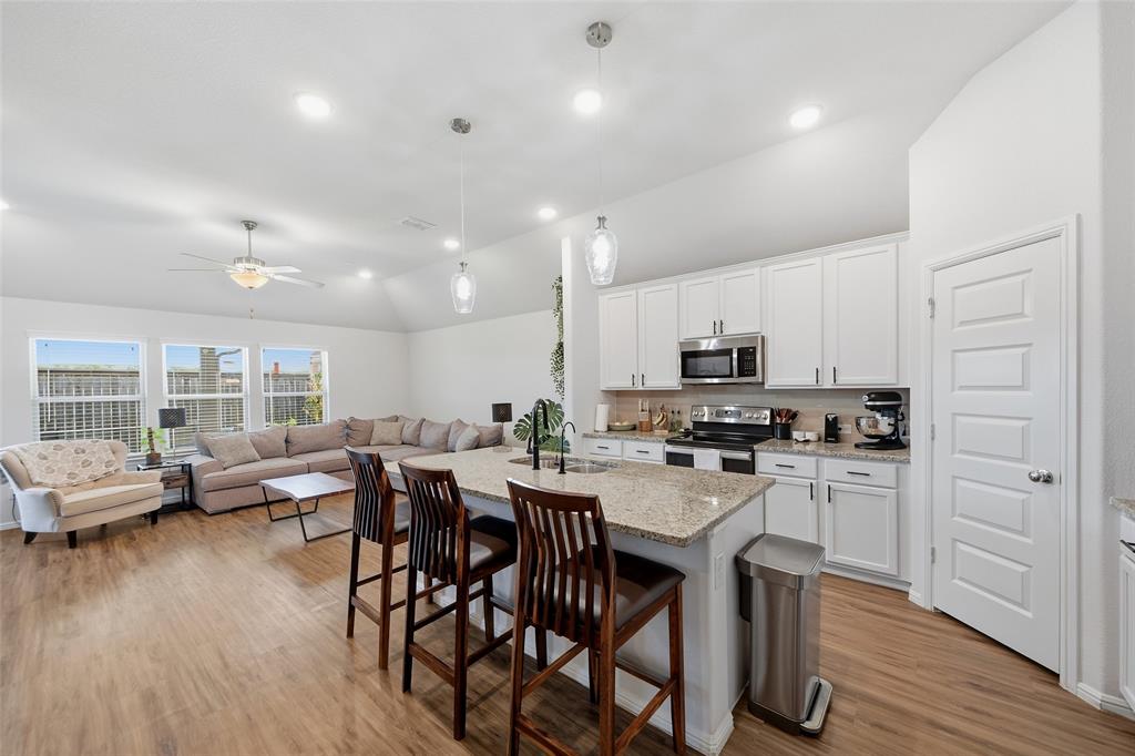 2208 Maplewood Drive