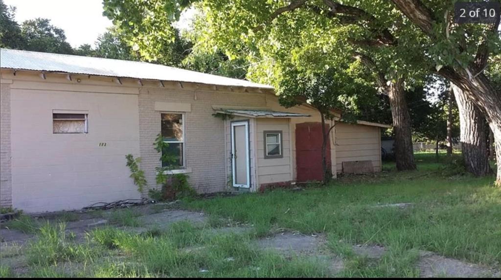 113 W Kyle Street